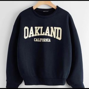 BNWT oakland california sweatshirt